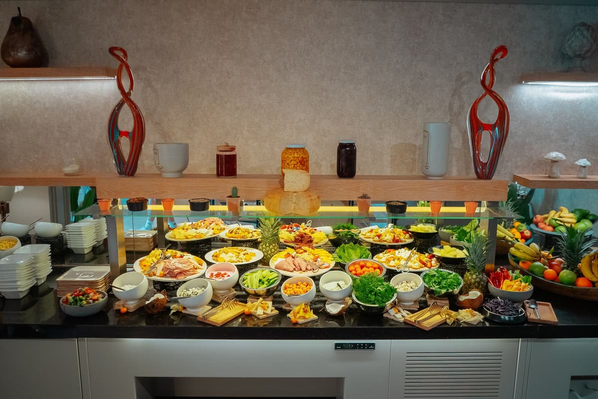 Bistro dining photo 3
