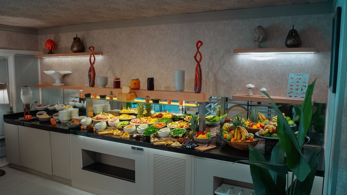 Bistro dining photo 4