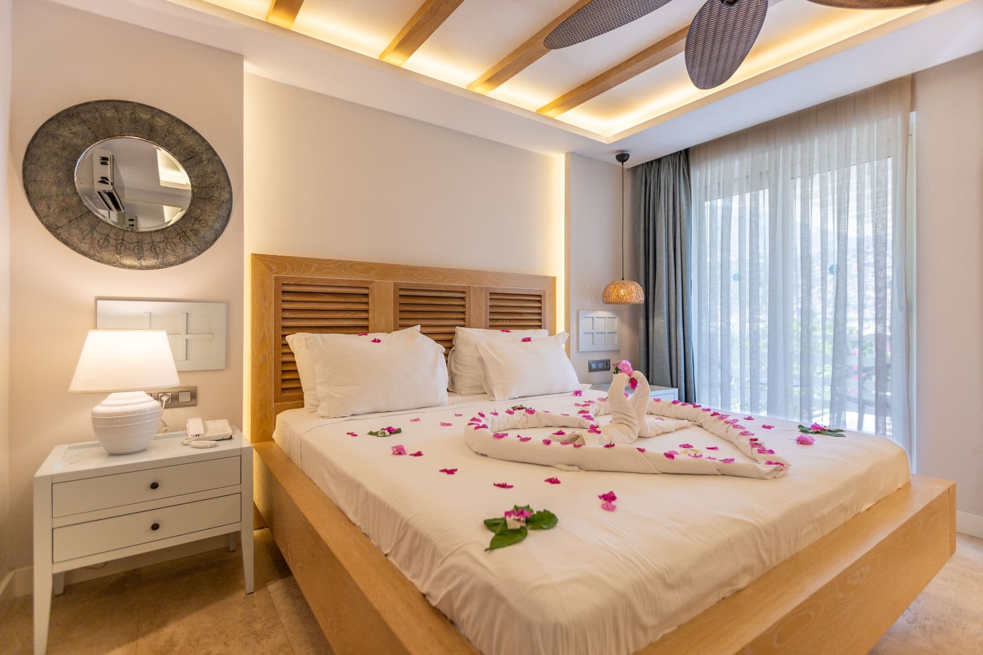 Penthouse Suite with Jacuzzi gallery detail 2