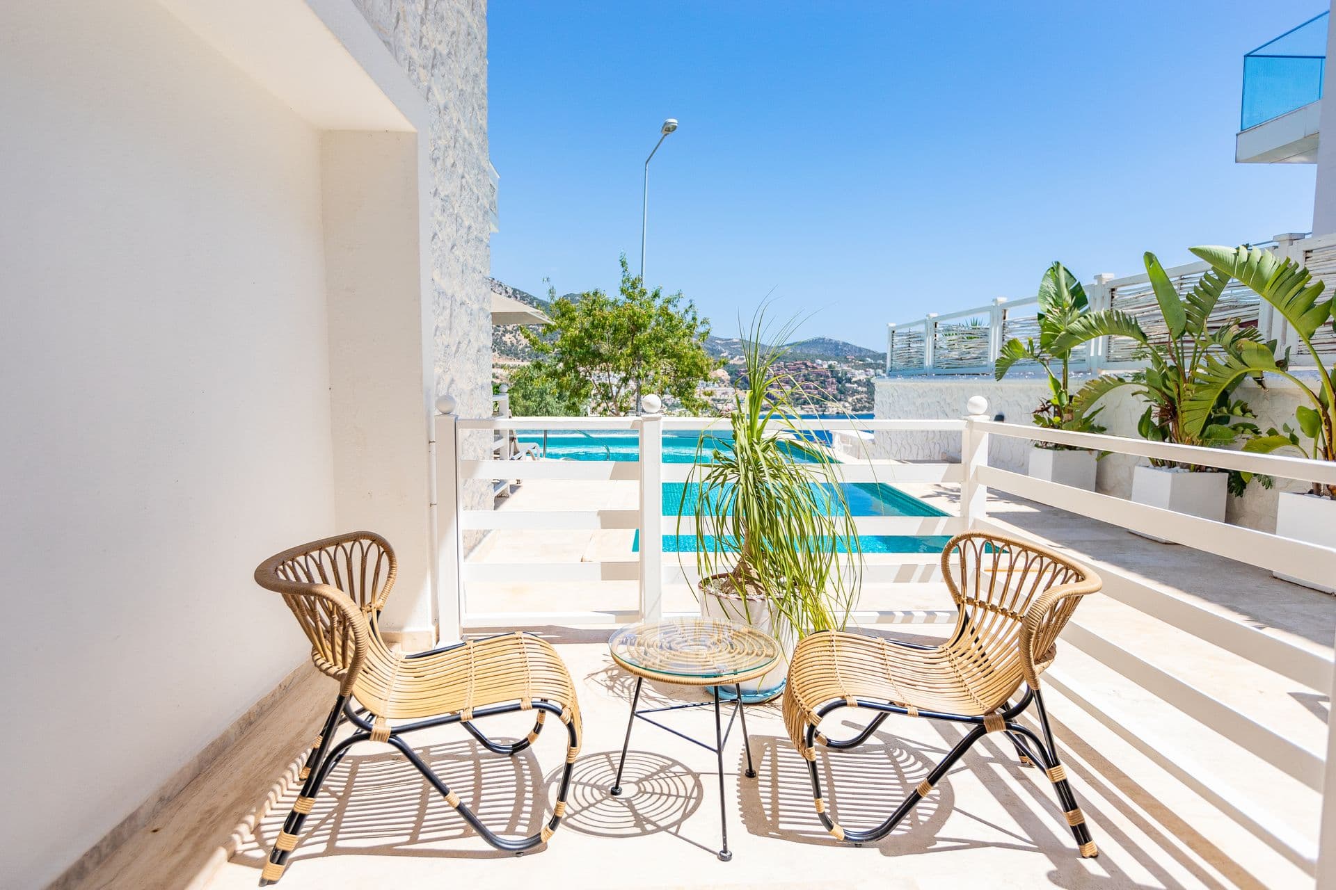 Garden Pool Suite gallery detail 2