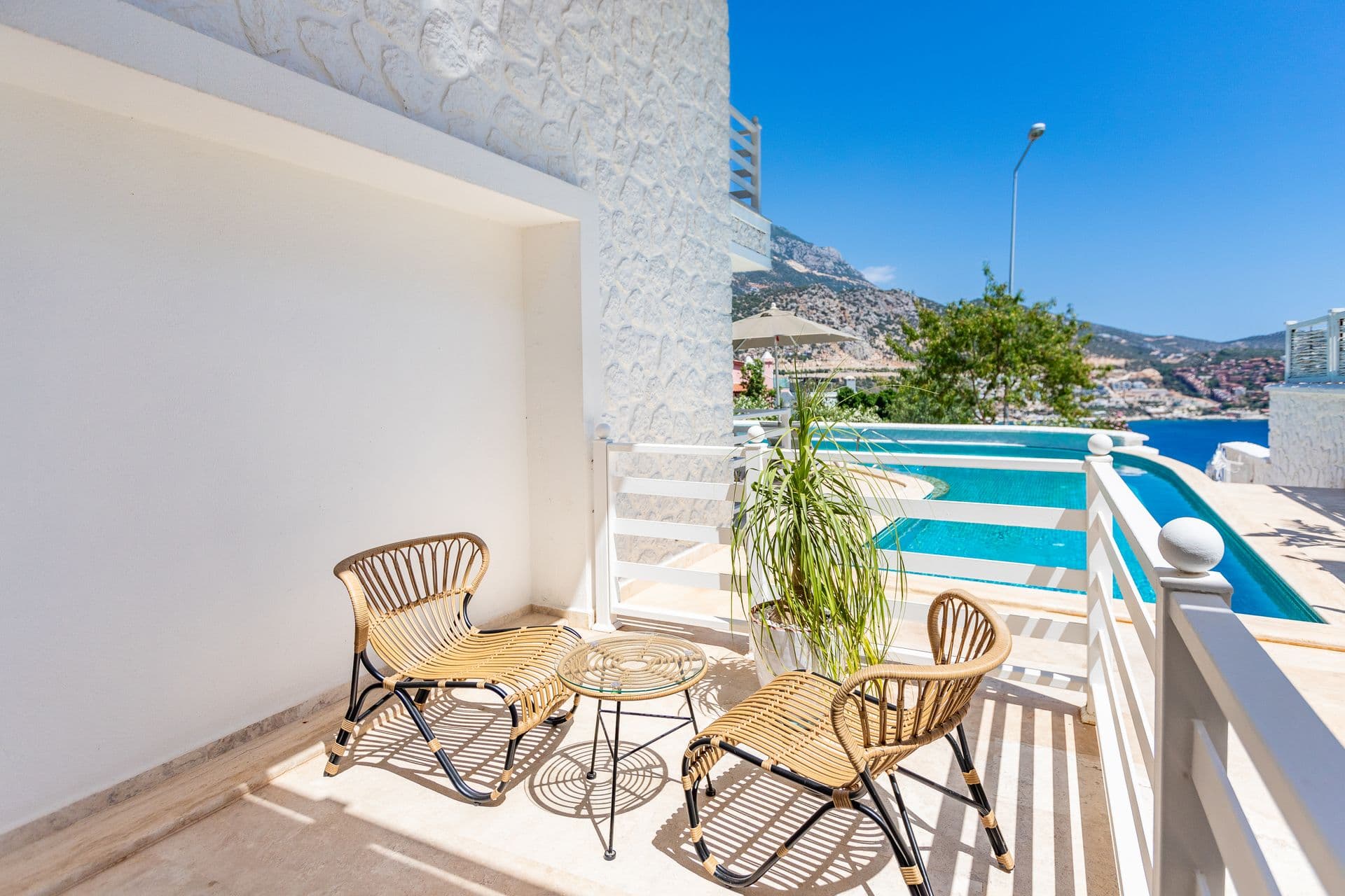 Garden Pool Suite gallery detail 3